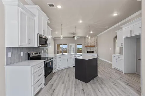 $454,072 | 1341 Promised Land Road, Hewitt, TX 76643