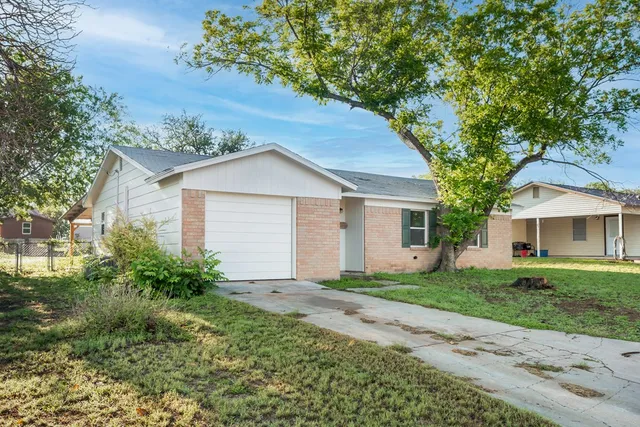 a house that has a lot of plants in it