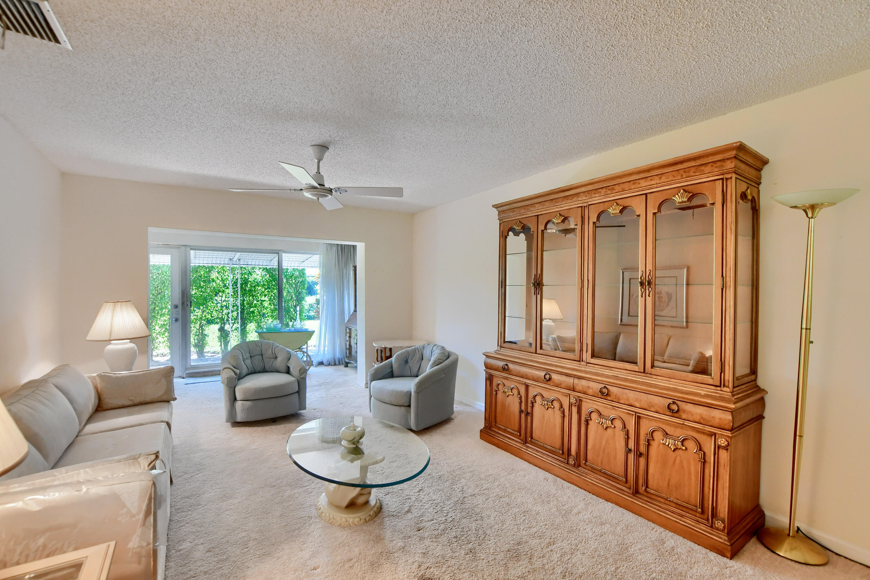 21070 Covington Drive Boca Raton, FL 33433 - Photo 19 of 41 Living room/Florida room