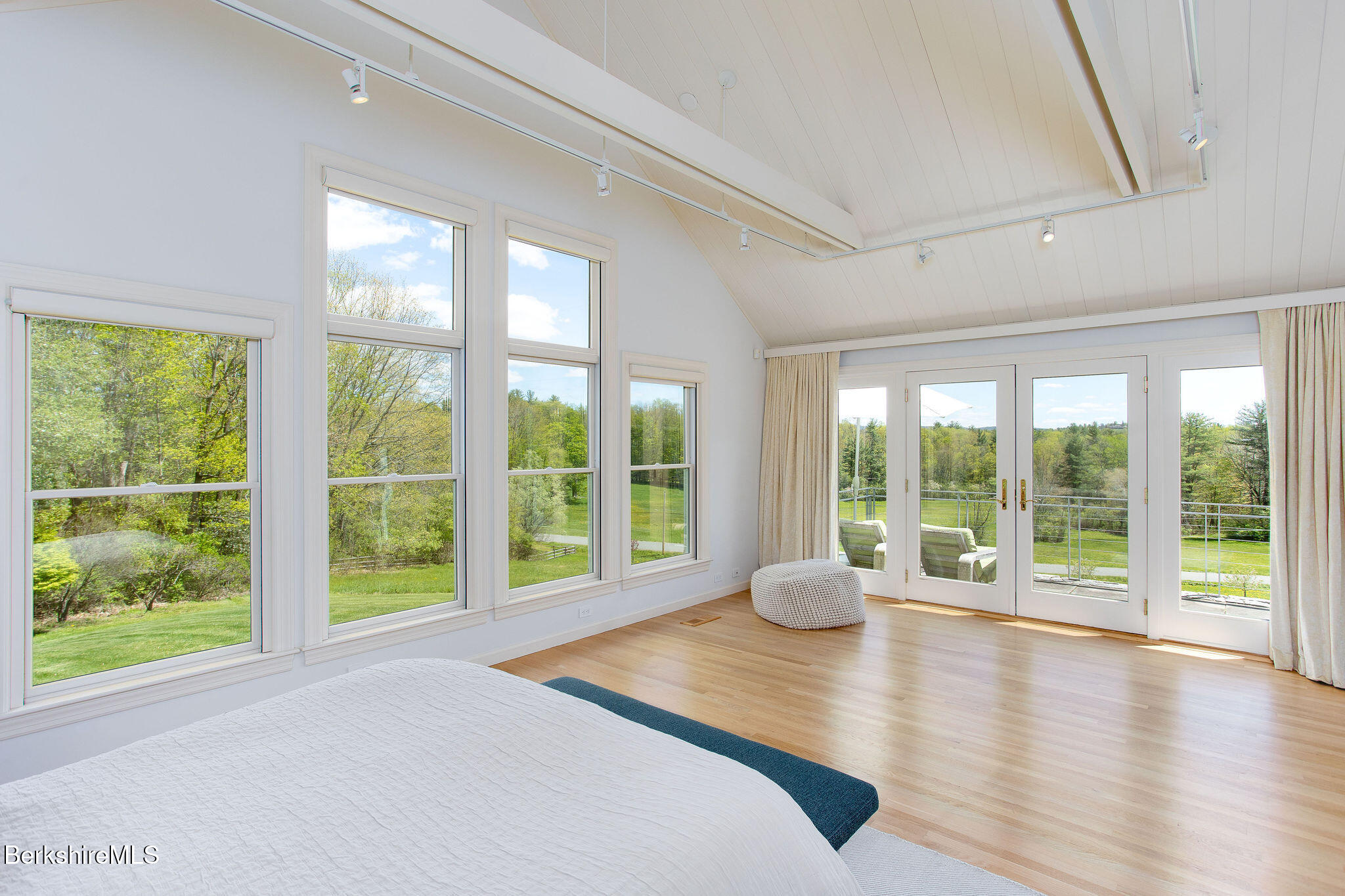 109 Under Mountain Road Lenox, MA 01240 - Photo 27 of 53 0036