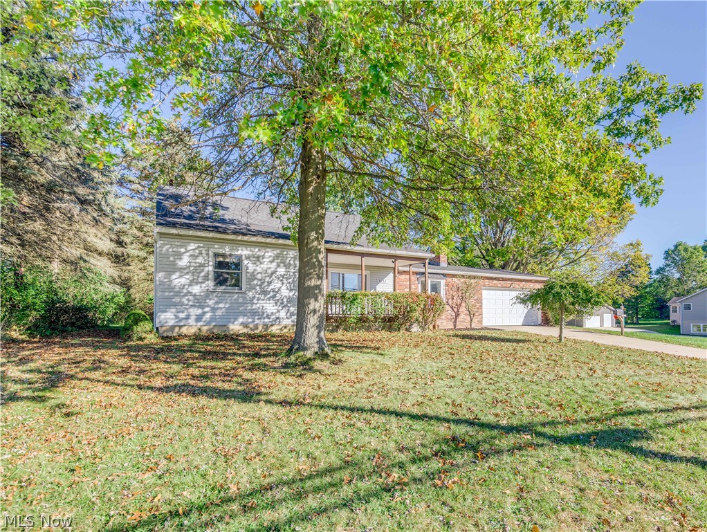 3037 Call Road Stow, OH 44224 - Photo 2 of 23 Front View Side Angle