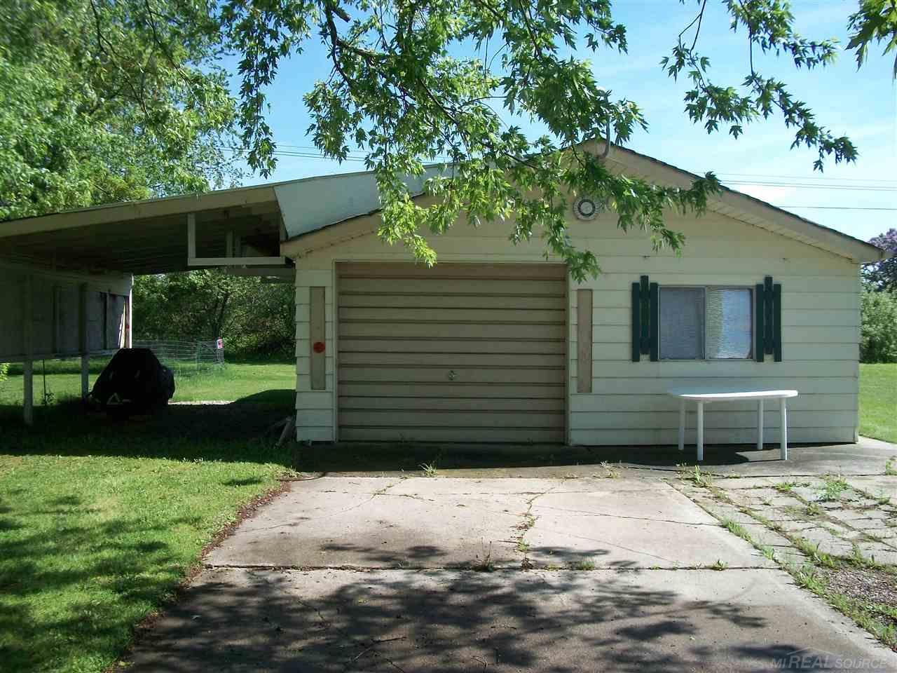 7290 Roger Road Lexington, MI 48450 - Photo 12 of 16 31244884-11.JPG