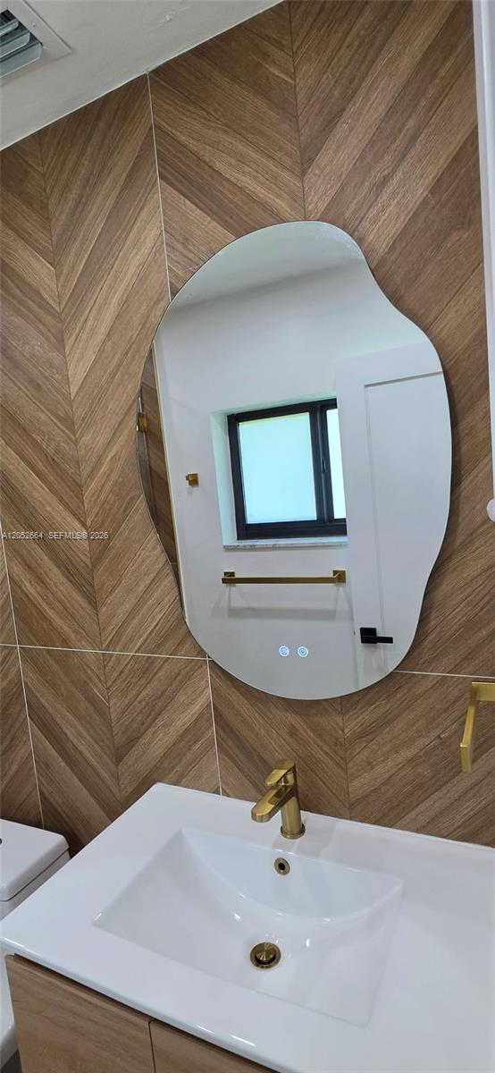 11550 Southwest 119th Pl Road Miami, FL 33186 - Photo 23 of 29 Master bathroom