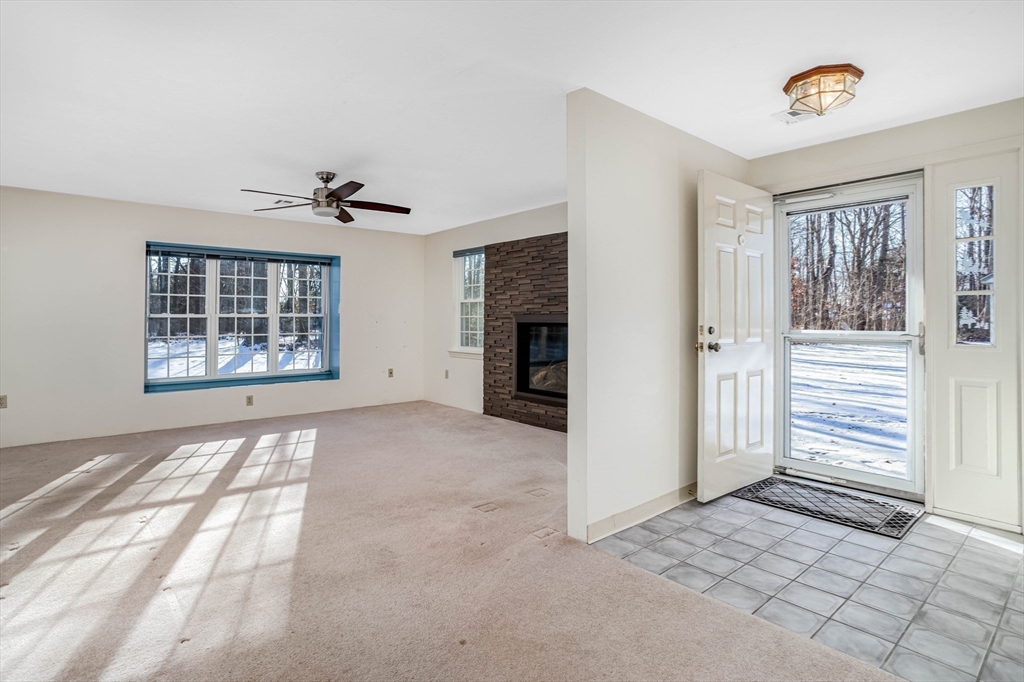 501 Ridgefield Circle, Unit D Clinton, MA 01510 - Photo 3 of 36 Gallery Image 3