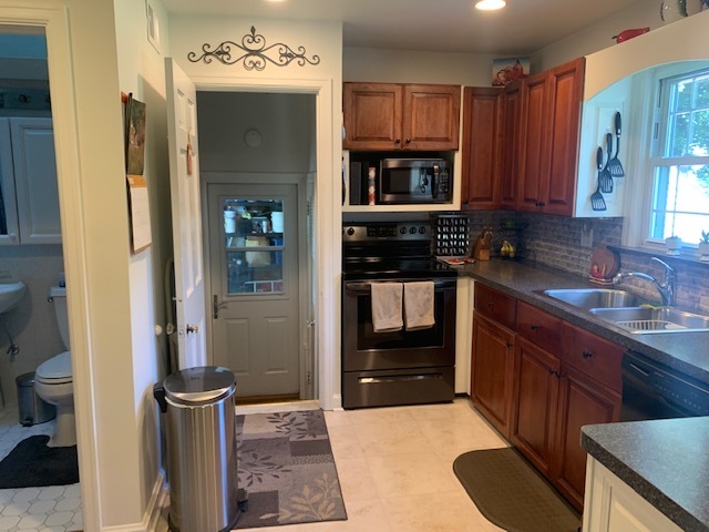 1037 North 7th Street Rochelle, IL 61068 - Photo 8 of 32