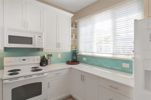 $6,900 | 535 Forest Way, Longboat Key, FL 34228