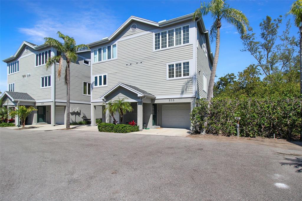 535 Forest Way Longboat Key, FL 34228 - Photo 2 of 60