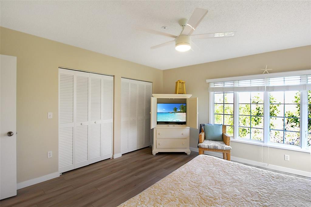 535 Forest Way Longboat Key, FL 34228 - Photo 31 of 60