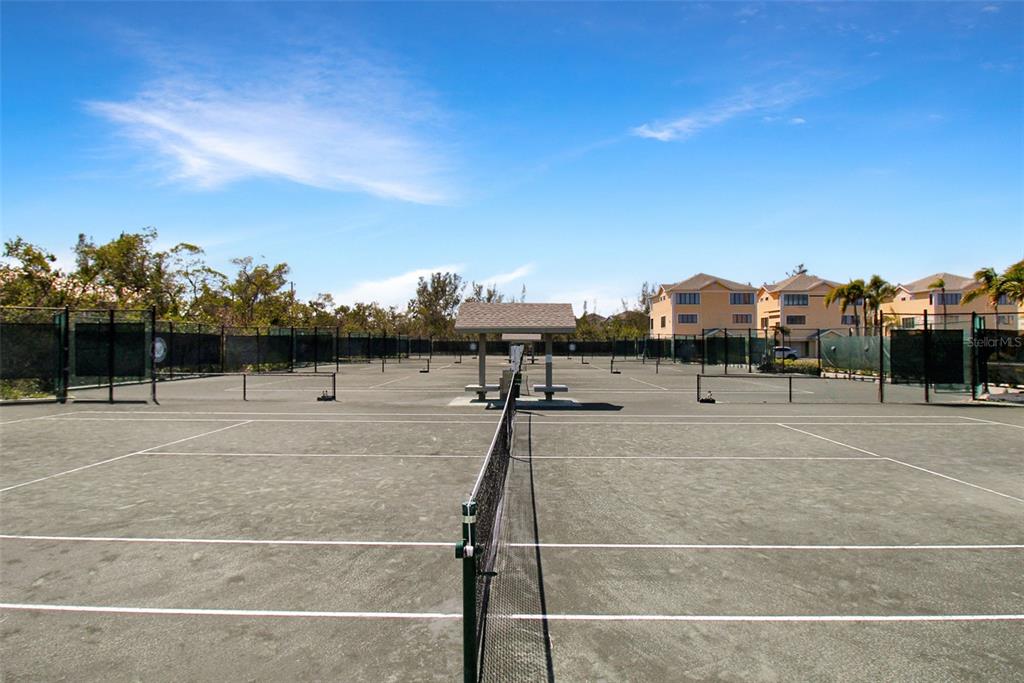 535 Forest Way Longboat Key, FL 34228 - Photo 51 of 60