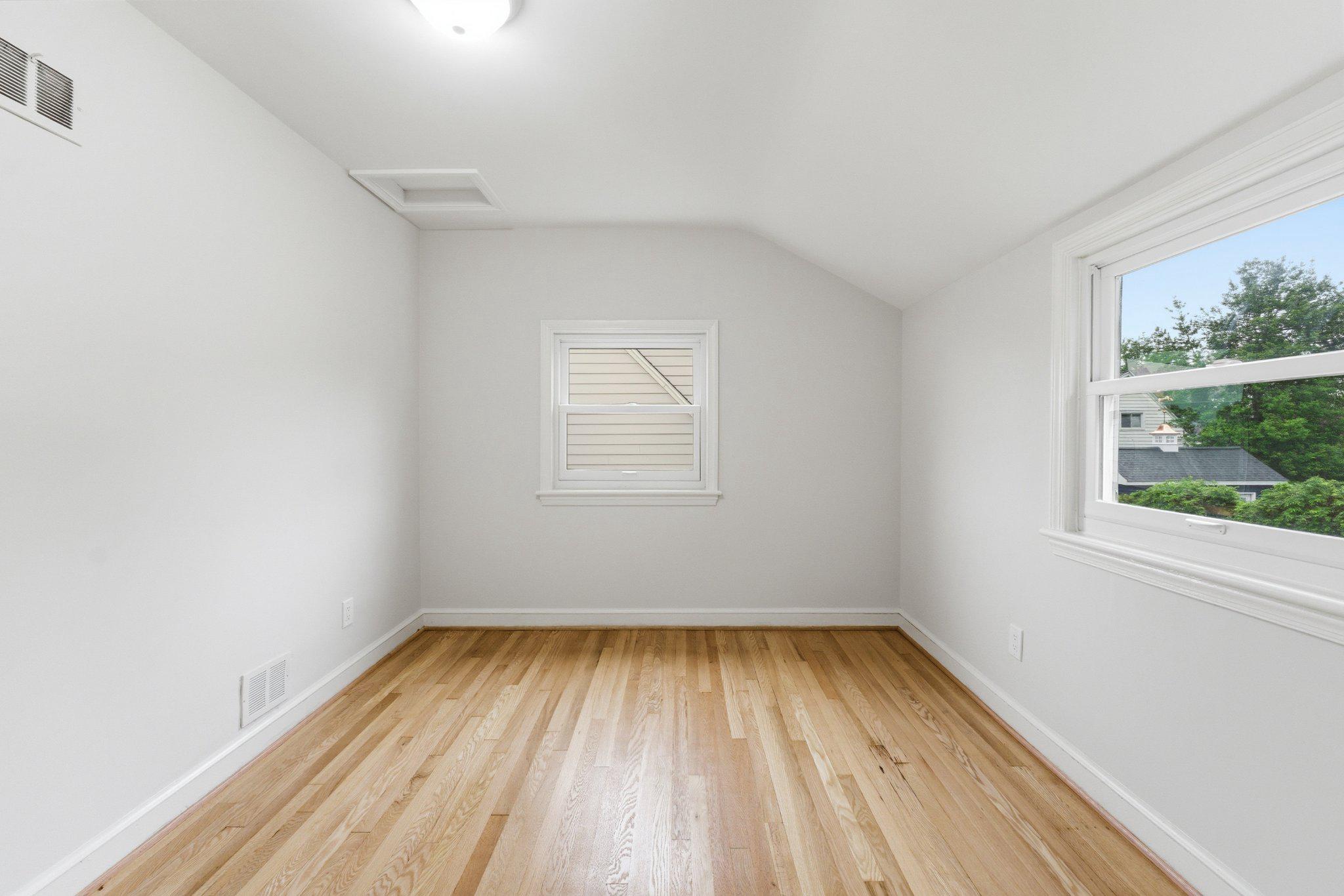 10143 Dallas Avenue Silver Spring, MD 20901 - Photo 32 of 49 2nd Upper-Level Bedroom