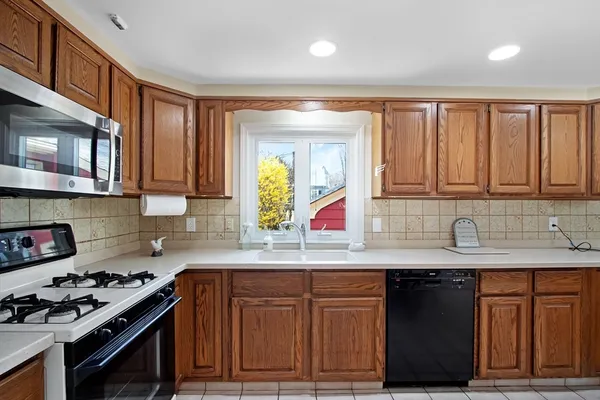 $569,000 | 221 South Washington Street, North Attleboro, MA 02760