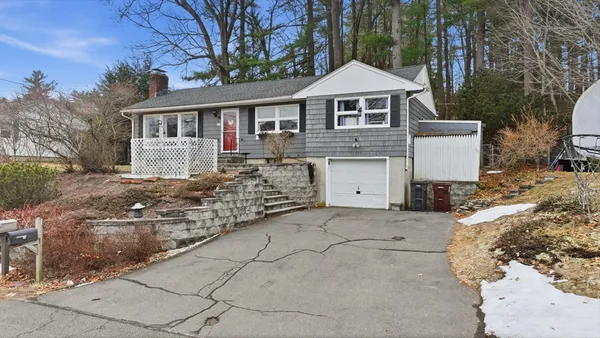 $375,000 | 11 Laurel Terrace, Westfield, MA 01085