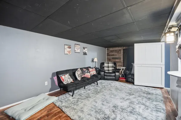 $375,000 | 11 Laurel Terrace, Westfield, MA 01085