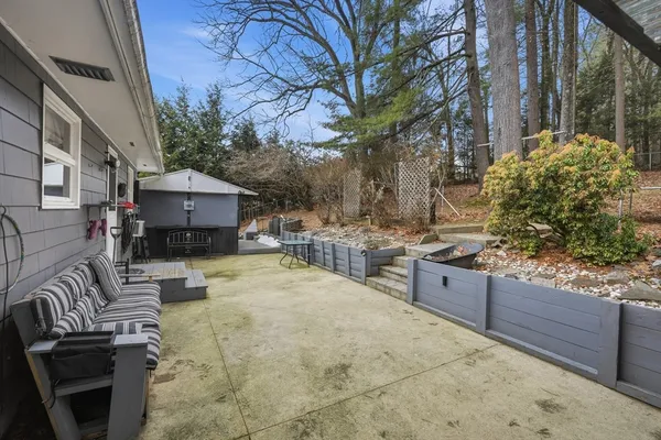 $375,000 | 11 Laurel Terrace, Westfield, MA 01085