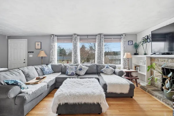 $375,000 | 11 Laurel Terrace, Westfield, MA 01085