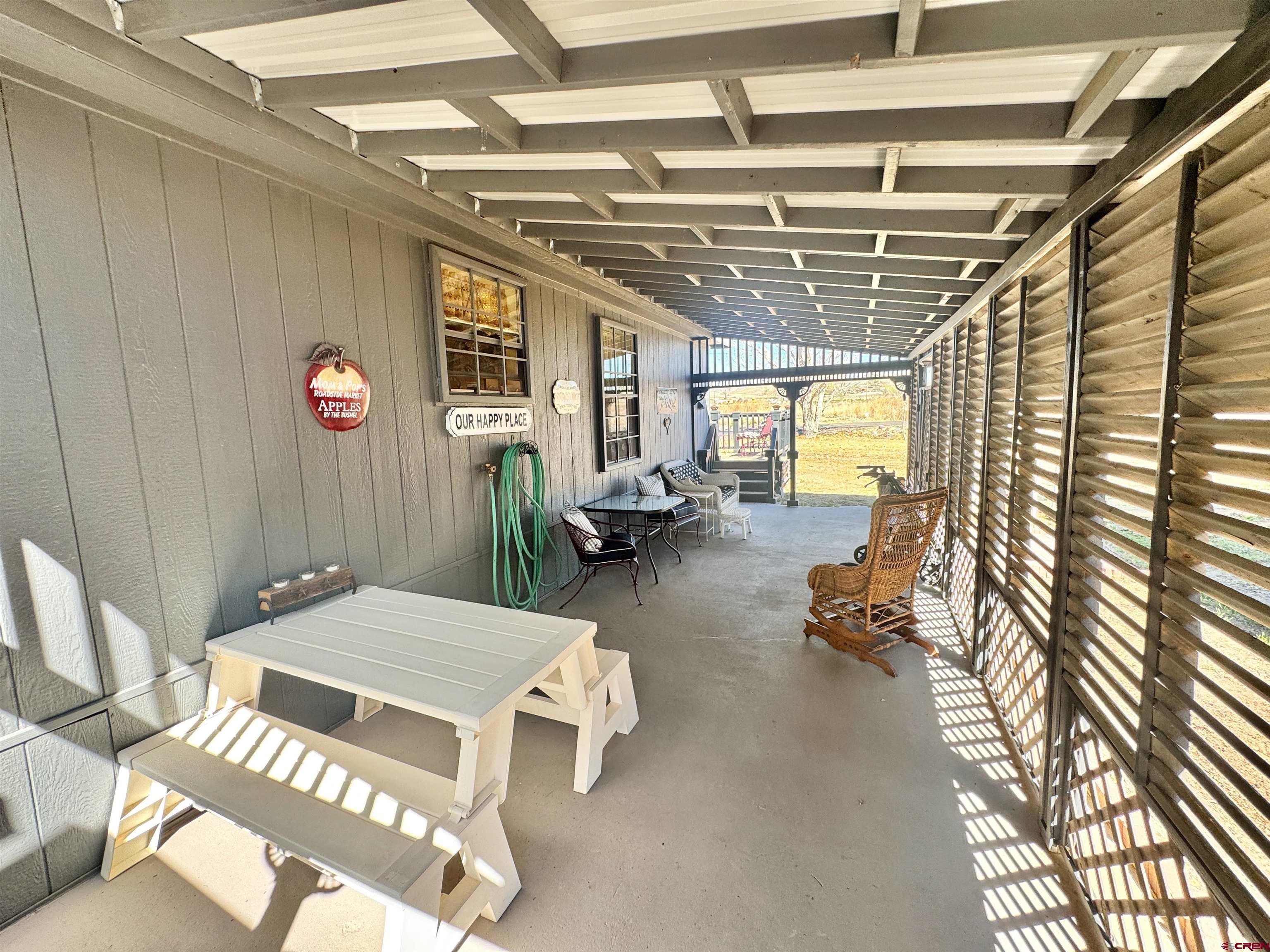 20020 Kenosha Road Austin, CO 81410 - Photo 32 of 40 a living room with furniture