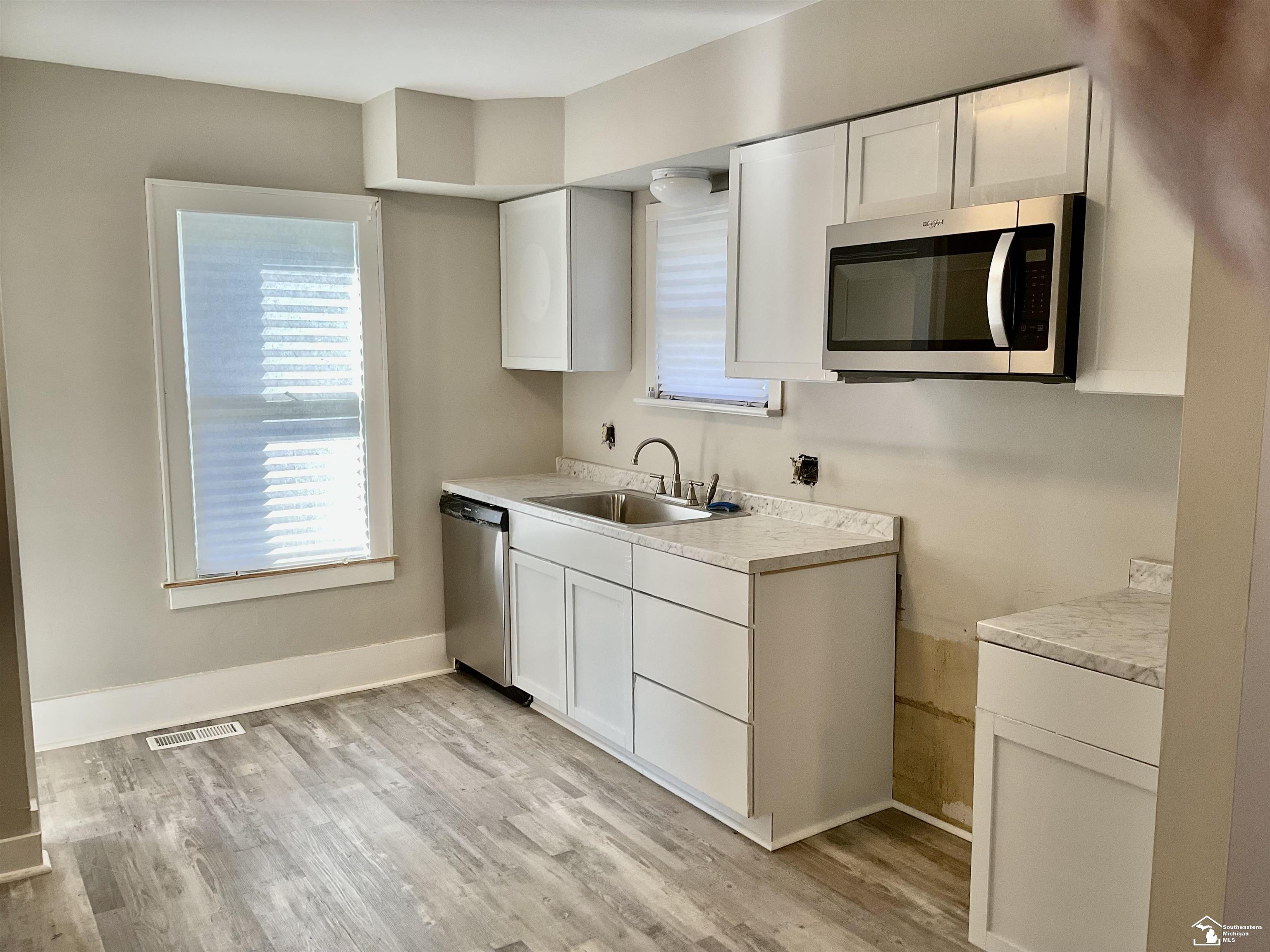 15573 South Telegraph Road Monroe, MI 48161 - Photo 3 of 11 50126355-2.JPG