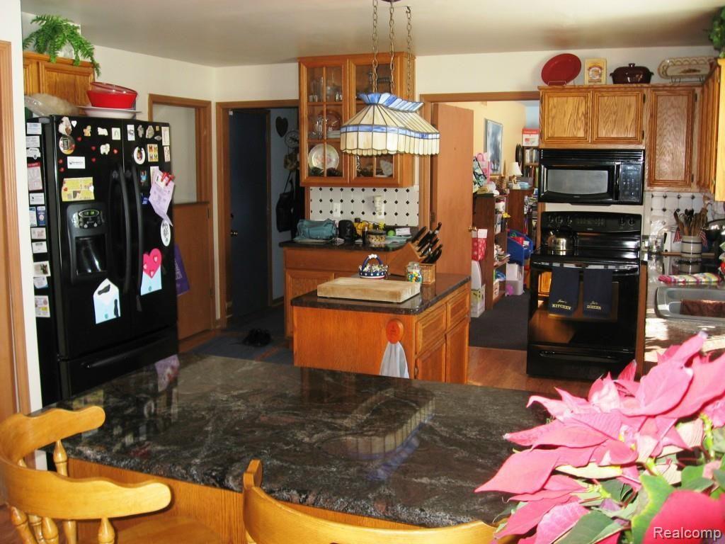 9053 Weber Road Columbus, MI 48063 - Photo 9 of 34 kitchen 2.jpg