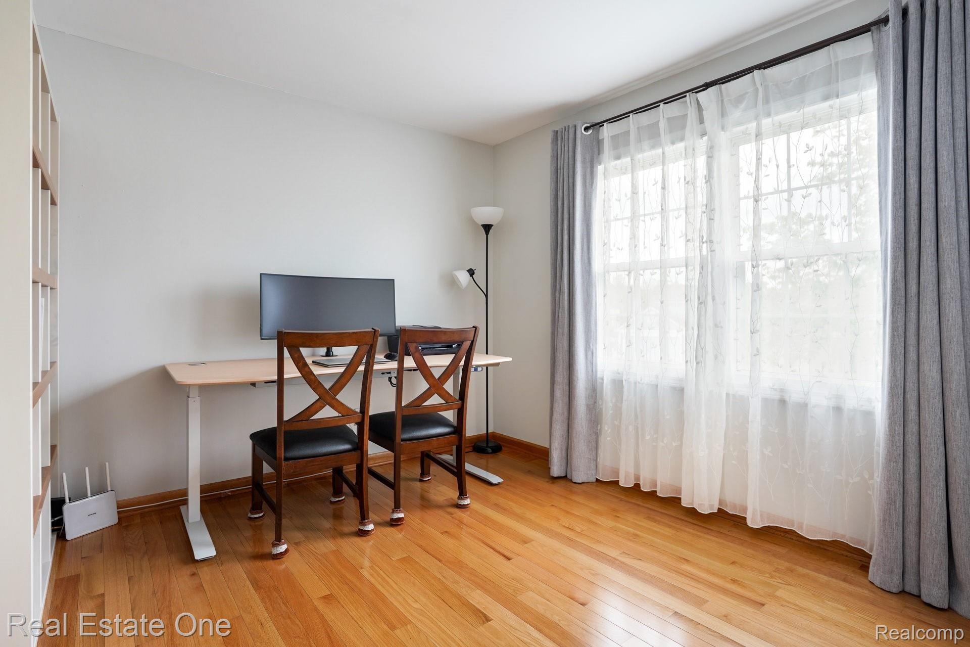 456 Farmridge Court Rochester, MI 48307 - Photo 22 of 33 456-Farmridge-Ct-22.jpg