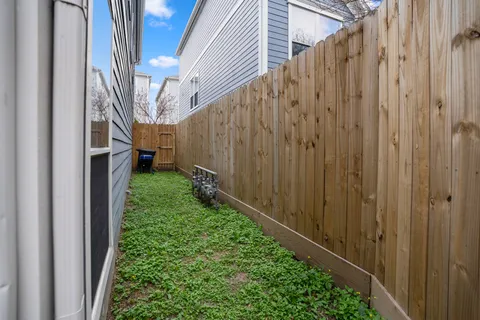 $315,000 | 3209 Chenevert Street, Houston, TX 77004