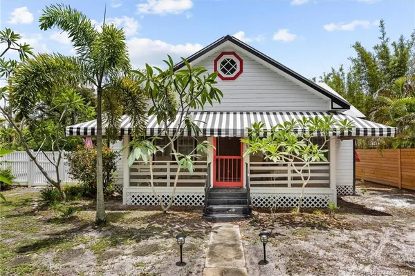 $3,300 | 705 Southeast Stypmann Boulevard, Stuart, FL 34994