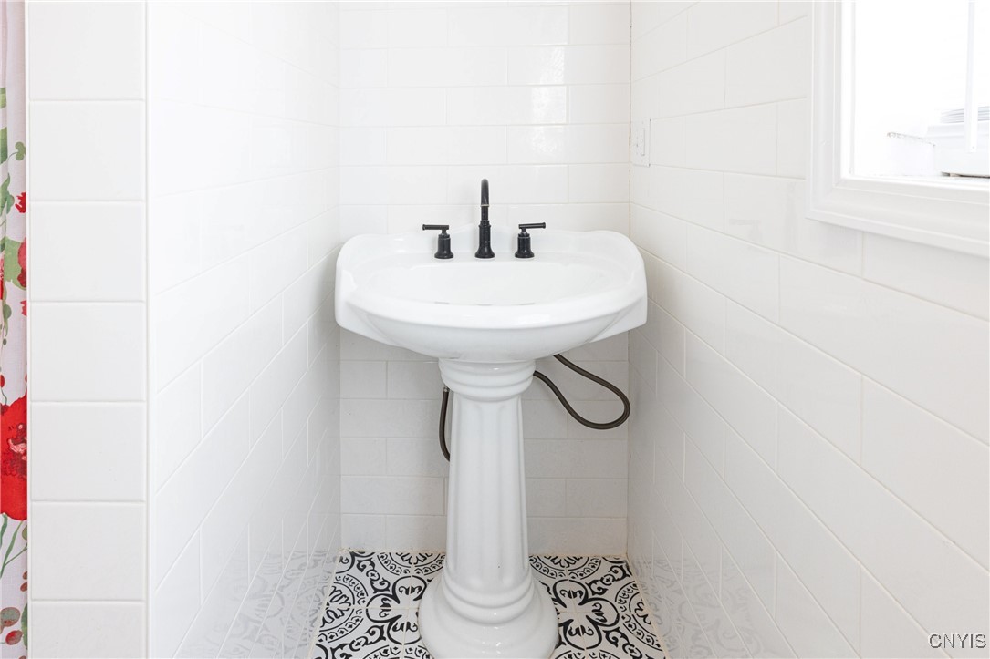 3781 County Rte 17 Williamstown, NY 13493 - Photo 23 of 48 Pedestal Sink in Full Bathroom