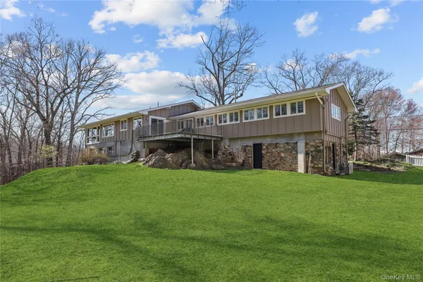 $1,100,000 | 12 Skytop Drive, Katonah, NY 10536