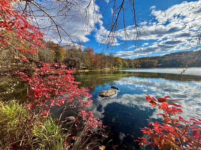 $1,295,000 | 12 Skytop Drive, Katonah, NY 10536