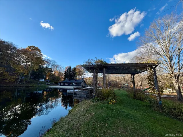 $1,295,000 | 12 Skytop Drive, Katonah, NY 10536