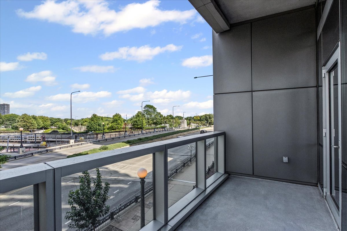 1201 South Prairie Avenue, Unit 403 Chicago, IL 60605 - Photo 14 of 23