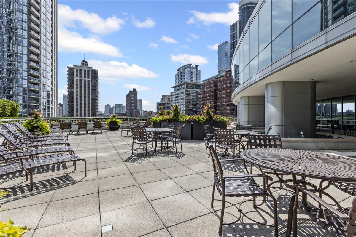 1201 South Prairie Avenue, Unit 403 Chicago, IL 60605 - Photo 20 of 23 a view of outdoor space with seating area