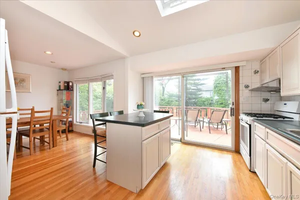 $1,496,000 | 10 Orange Drive, Jericho, NY 11753