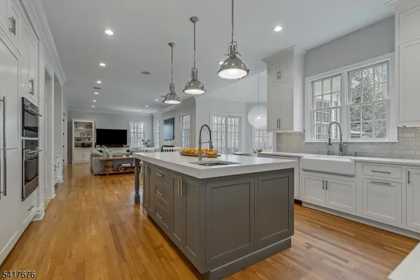 $2,500,000 | 11 Combs Hollow Road, Mendham, NJ 07945