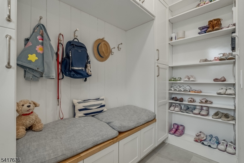 11 Combs Hollow Road Mendham, NJ 07945 - Photo 22 of 50