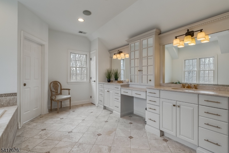 11 Combs Hollow Road Mendham, NJ 07945 - Photo 29 of 50