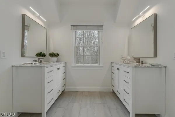 $2,500,000 | 11 Combs Hollow Road, Mendham, NJ 07945