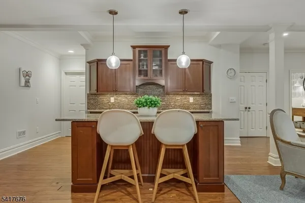 $2,500,000 | 11 Combs Hollow Road, Mendham, NJ 07945