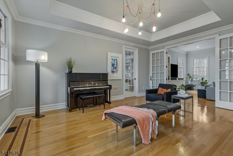 11 Combs Hollow Road Mendham, NJ 07945 - Photo 4 of 50