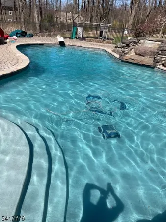 $2,500,000 | 11 Combs Hollow Road, Mendham, NJ 07945