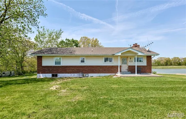 $679,900 | 196 Absolut Lane, Troy, MO 63379