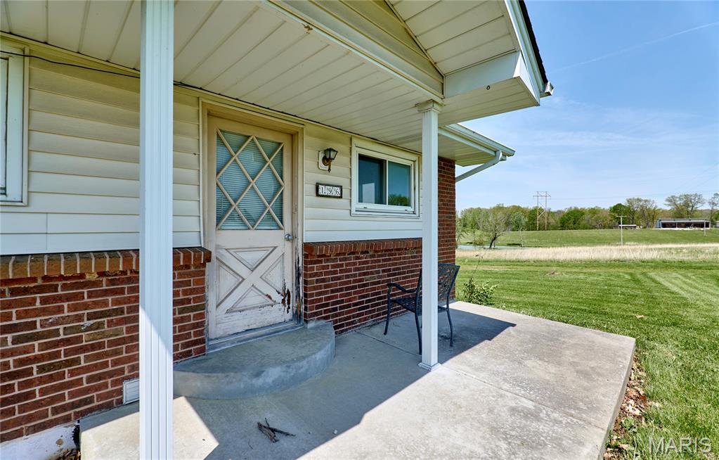 196 Absolut Lane Troy, MO 63379 - Photo 11 of 57