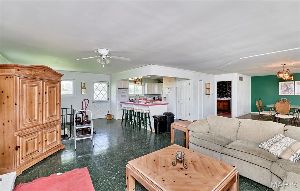 196 Absolut Lane Troy, MO 63379 - Photo 14 of 57