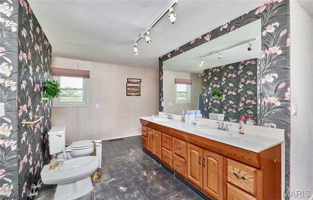 196 Absolut Lane Troy, MO 63379 - Photo 26 of 57