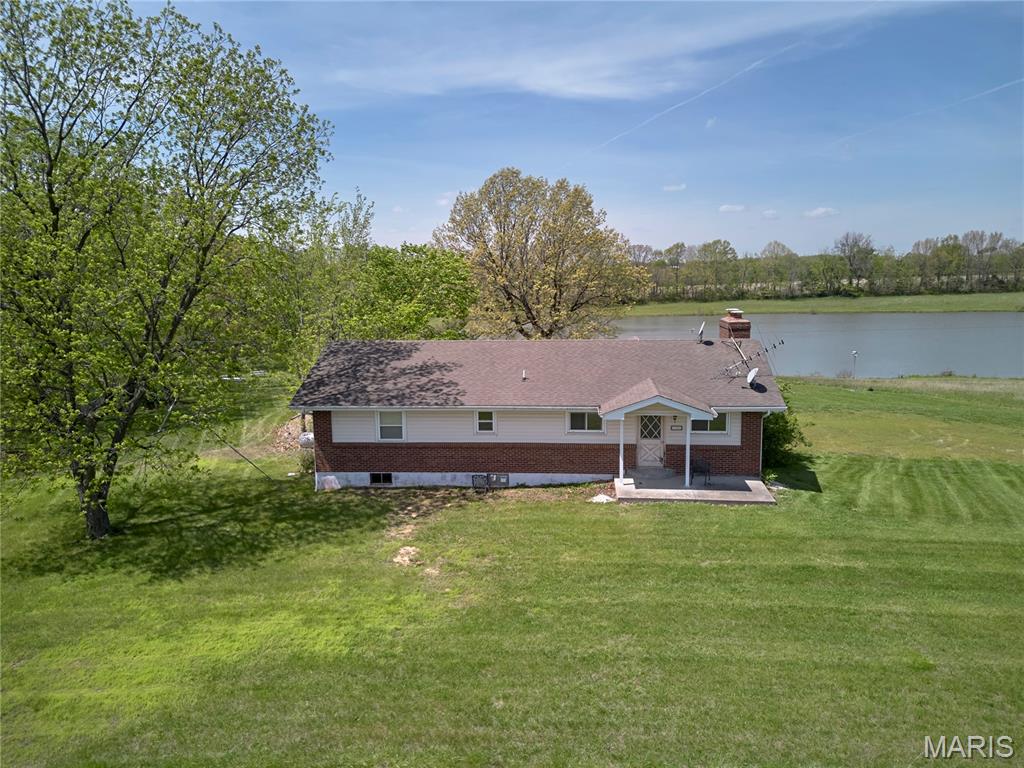 196 Absolut Lane Troy, MO 63379 - Photo 4 of 57