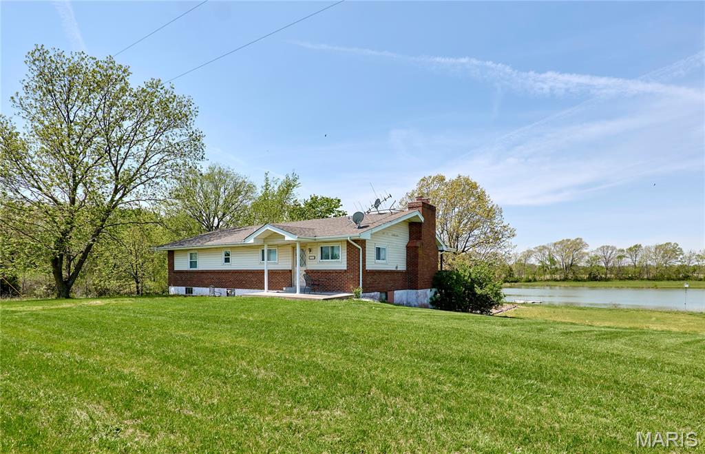 196 Absolut Lane Troy, MO 63379 - Photo 8 of 57