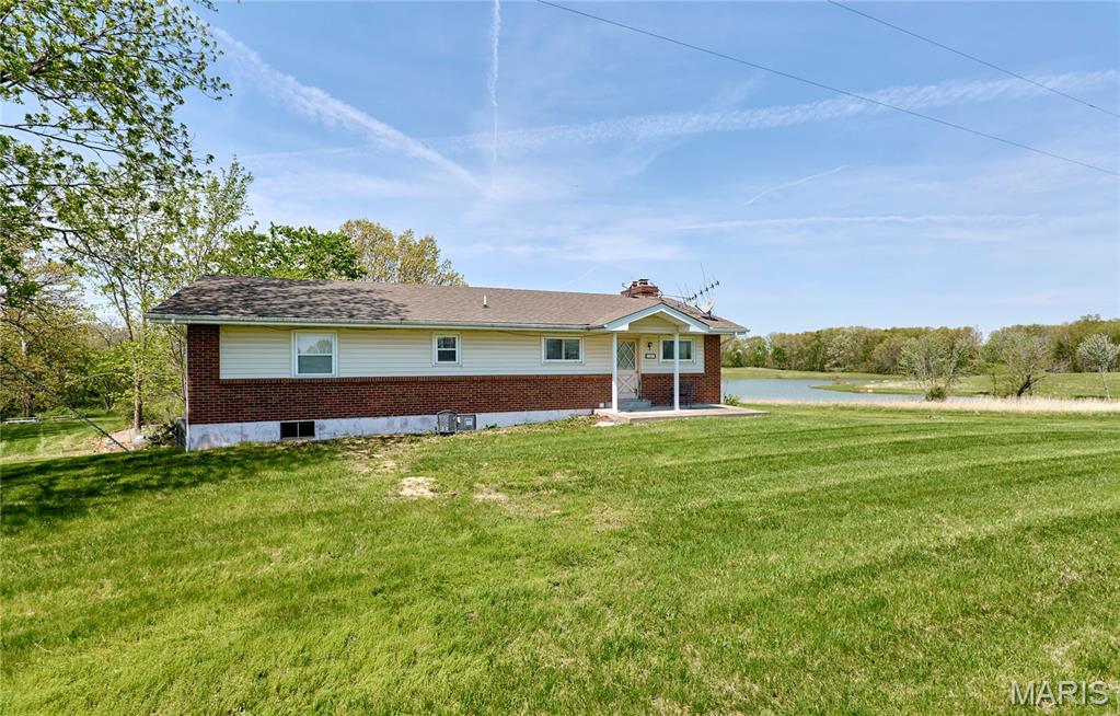196 Absolut Lane Troy, MO 63379 - Photo 9 of 57