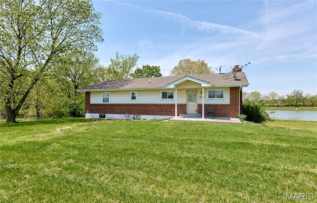 196 Absolut Lane Troy, MO 63379 - Photo 10 of 57