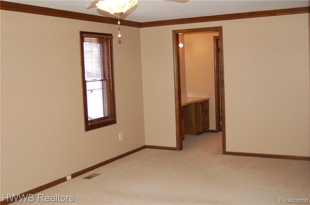 564 Sunlight Drive Rochester Hills, MI 48309 - Photo 33 of 47