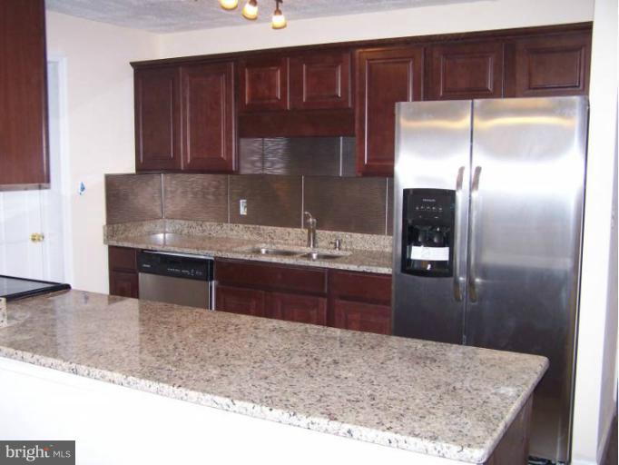 8282 Opal Road Warrenton, VA 20186 - Photo 3 of 14 Kitchen