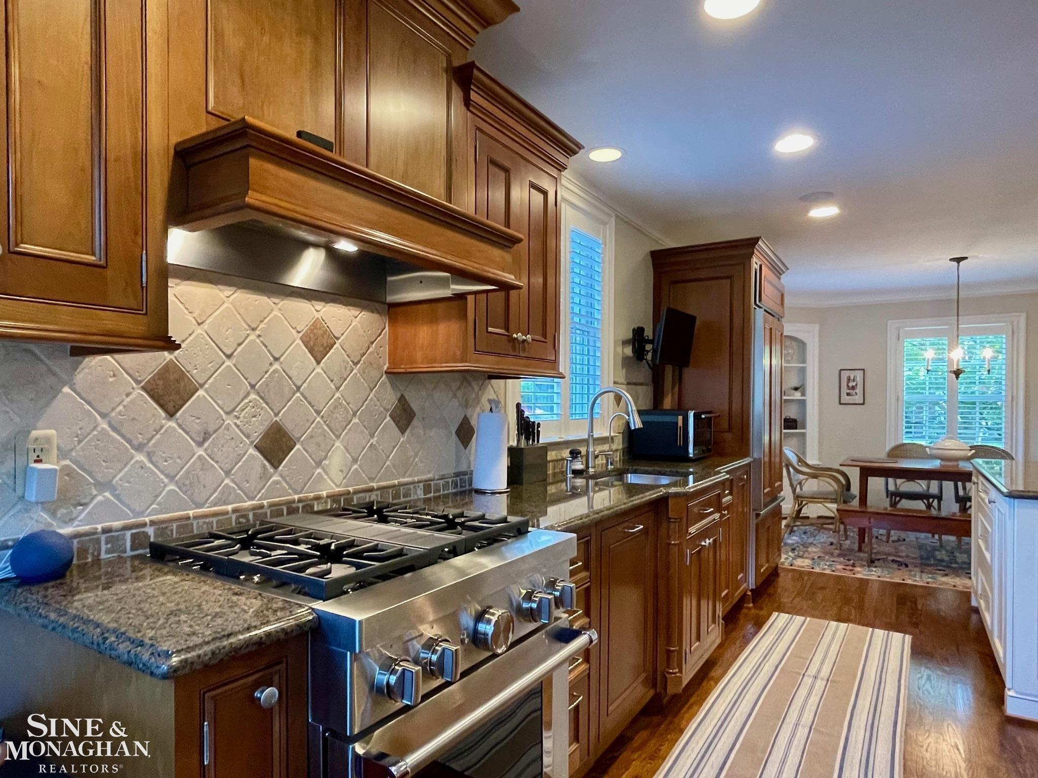 252 Moran Road Grosse Pointe, MI 48236 - Photo 8 of 43 50151074-31f27327-a822-44bd-b4d5-0686986f3fe4.JPG